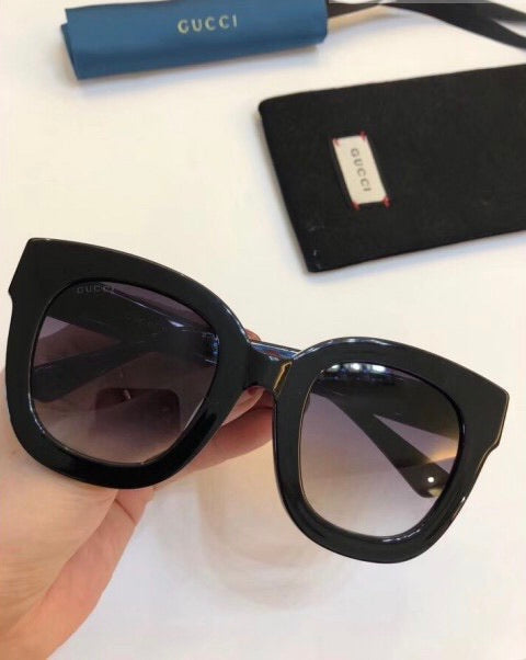 Round Frame Sunglasses with Star