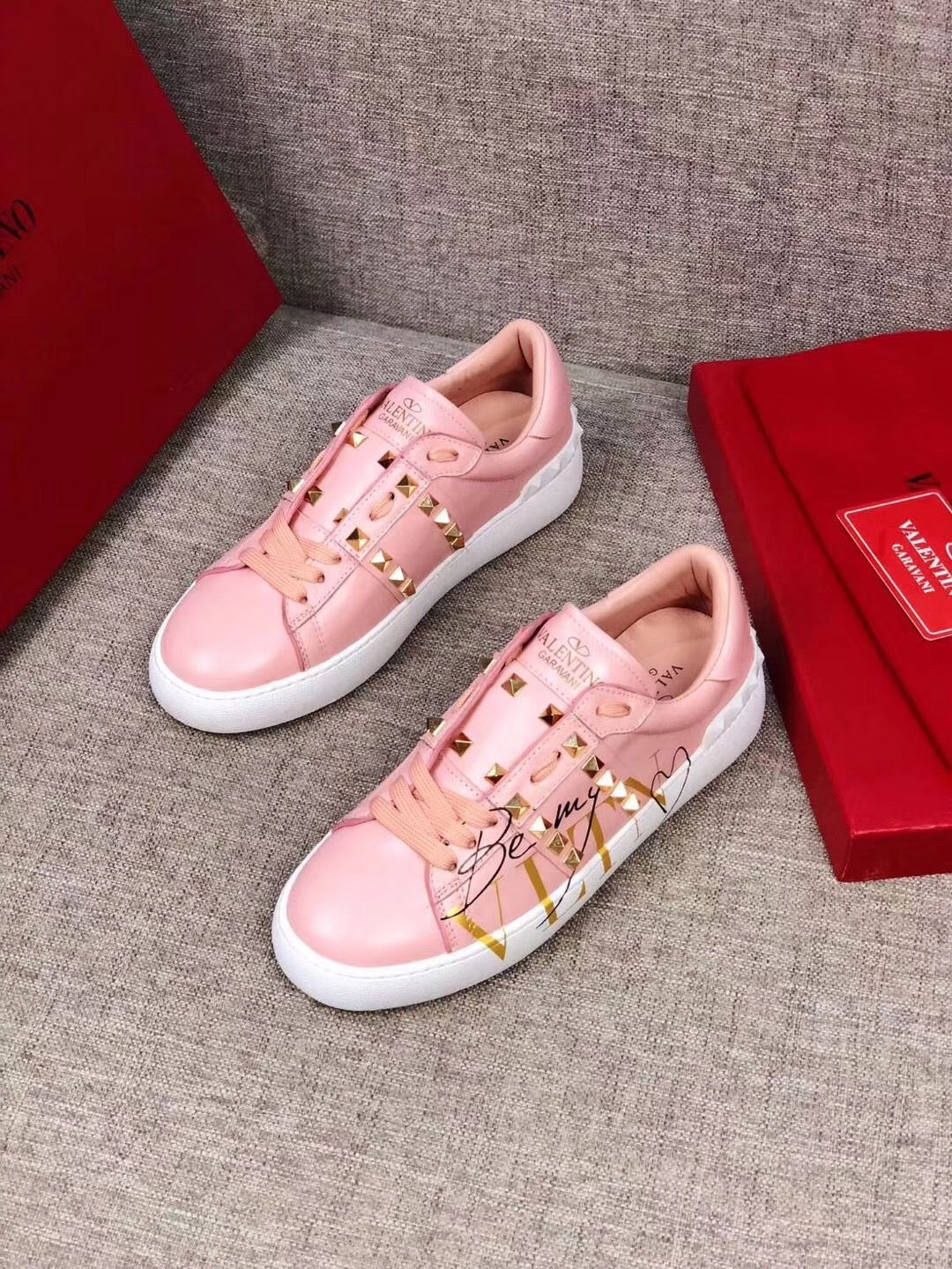 Be my VLTN Sneakers