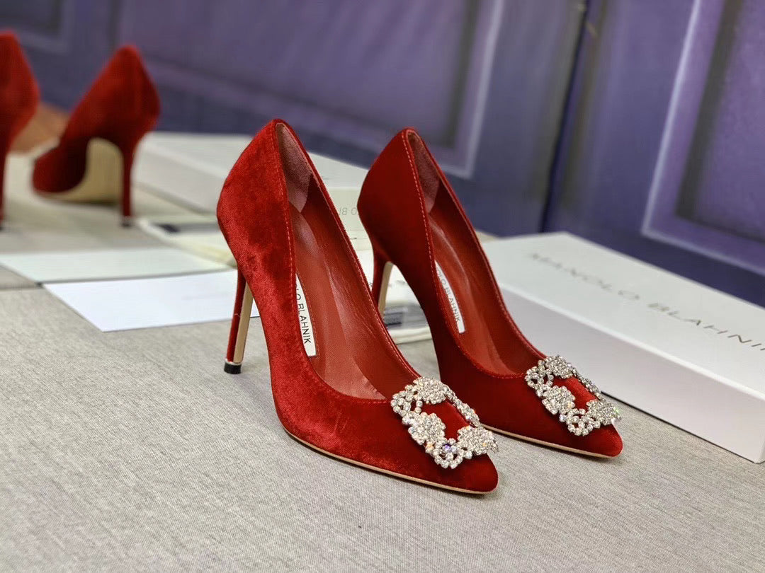 Hangisi Velvet Pumps
