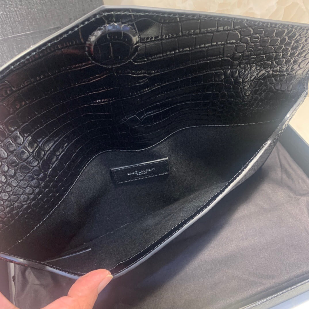 Logo Clutch