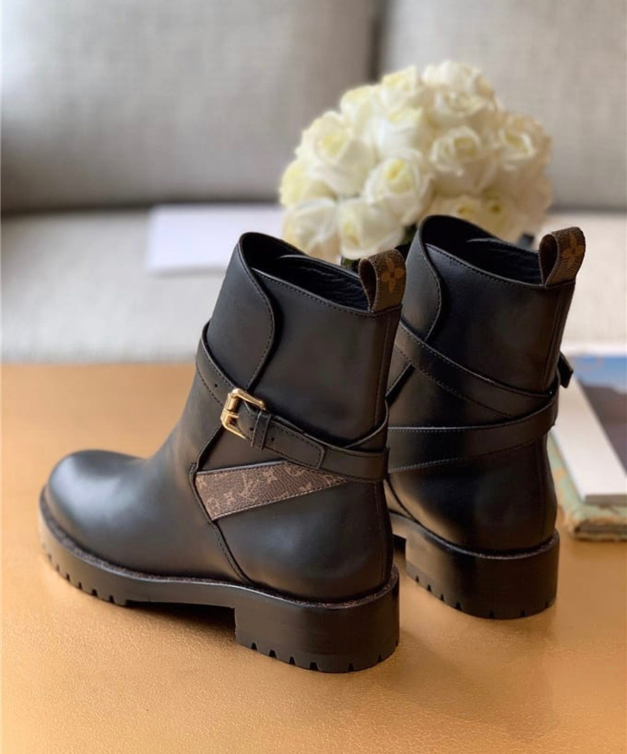 Discovery Flat Boots