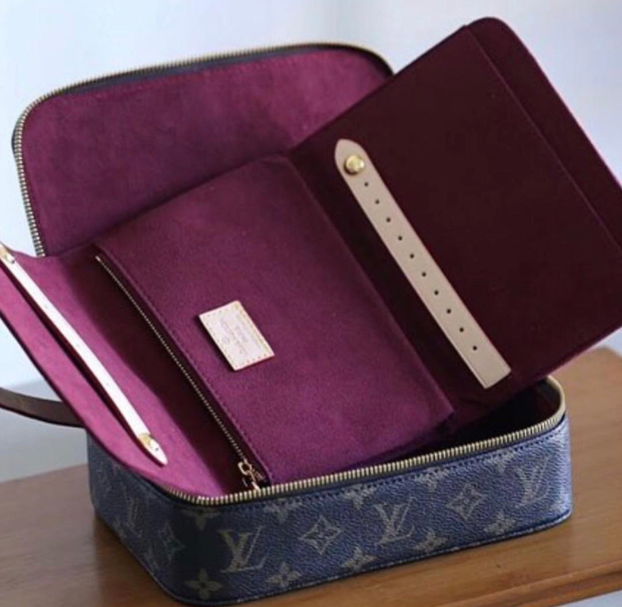 Nice Jewellery Case