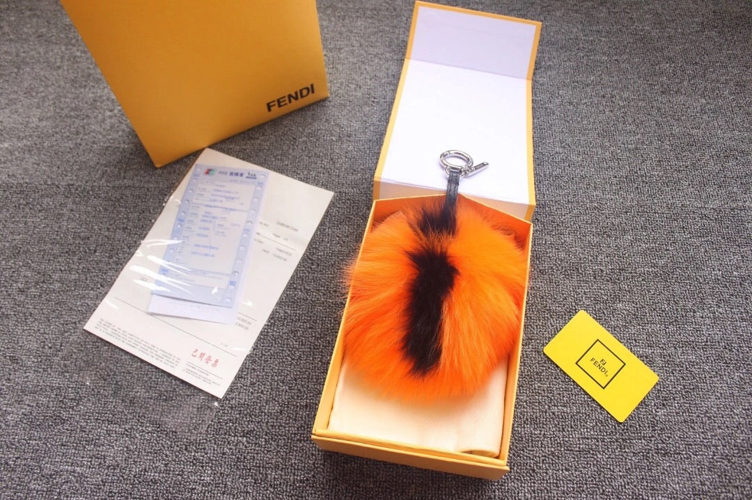Initials Fur Pom