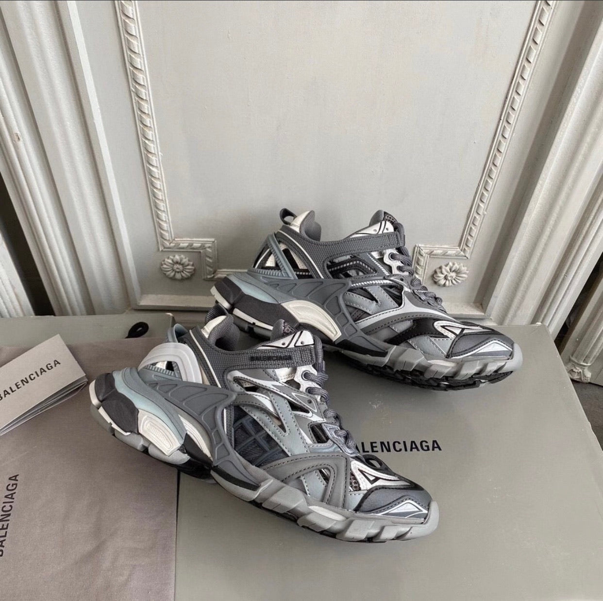 Track 2 Sneaker