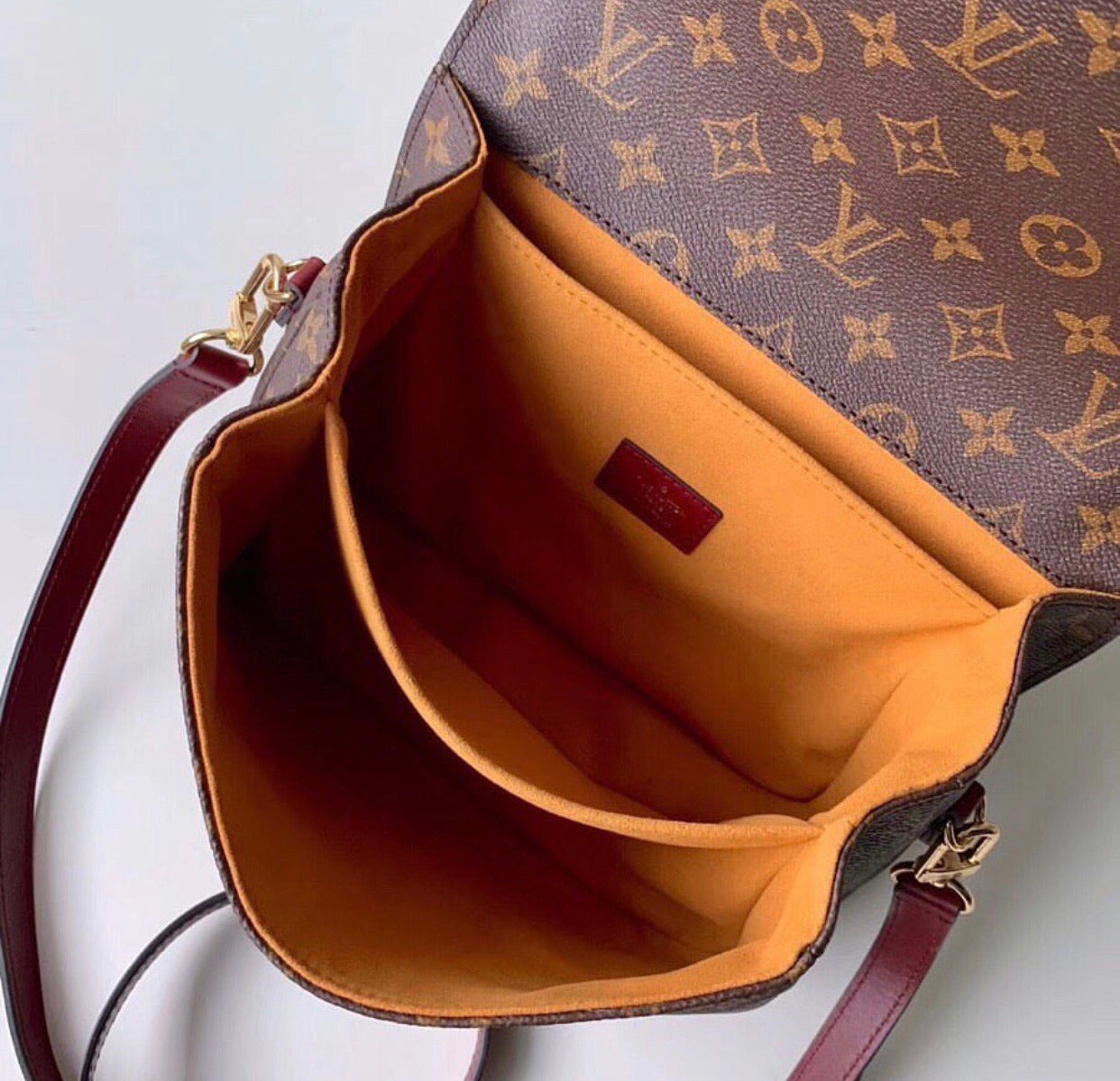 Pochette Metis