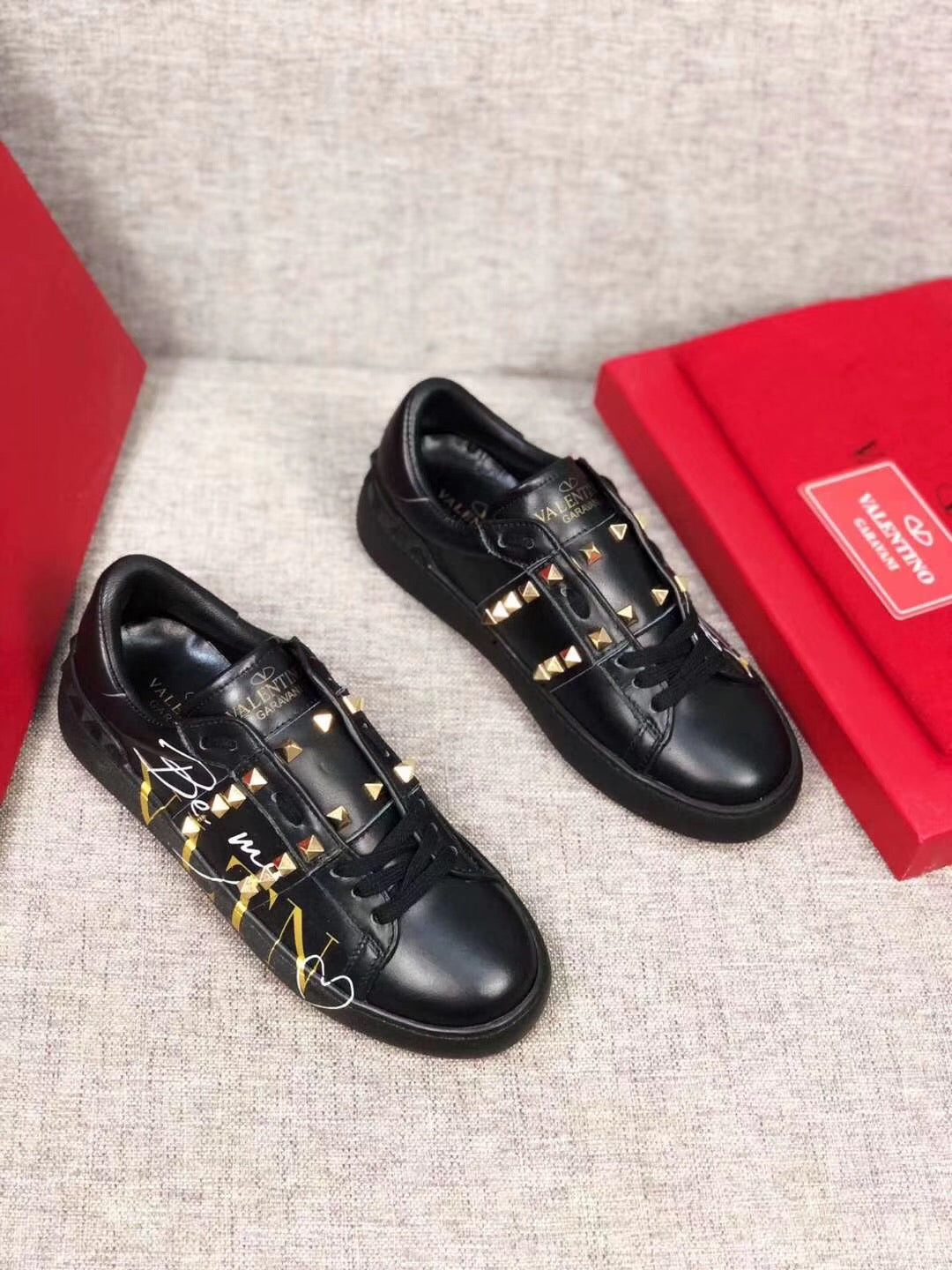Be my VLTN Sneakers