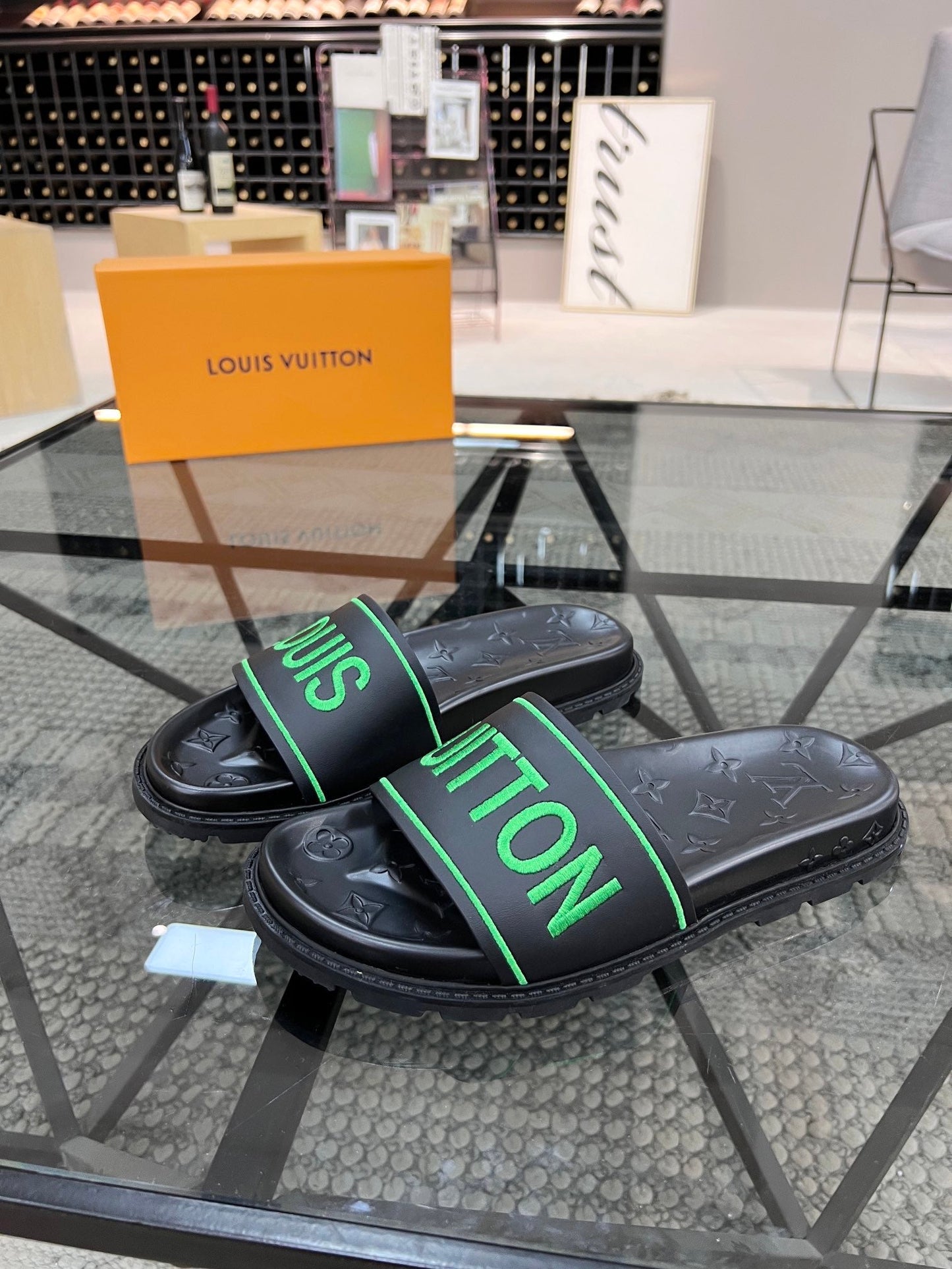 Logo Slides