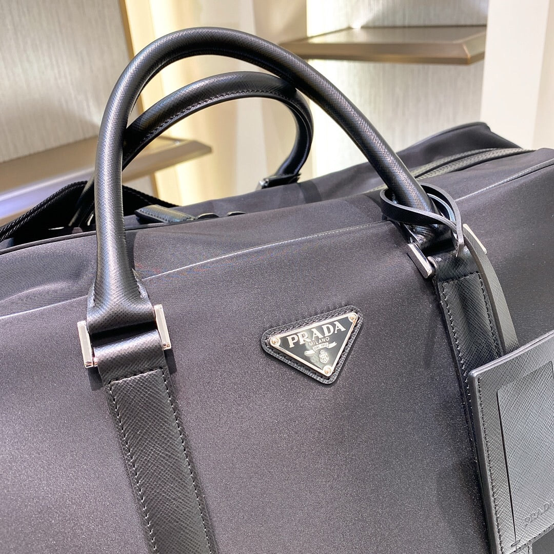 Re Nylon Holdall