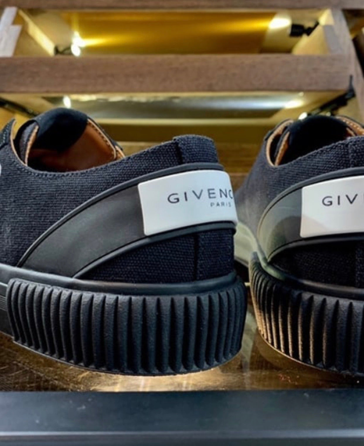 Canvas Sneaker