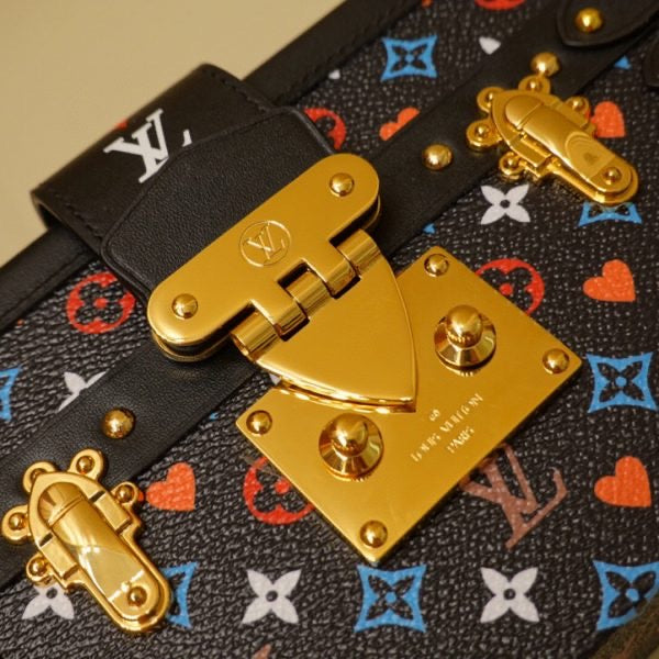 Game On Petite Malle