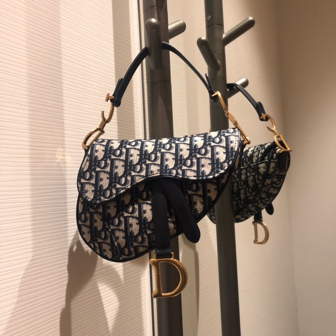 Saddle Bag Oblique