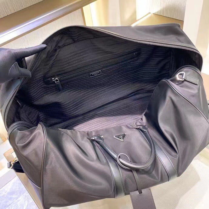 Re Nylon Holdall
