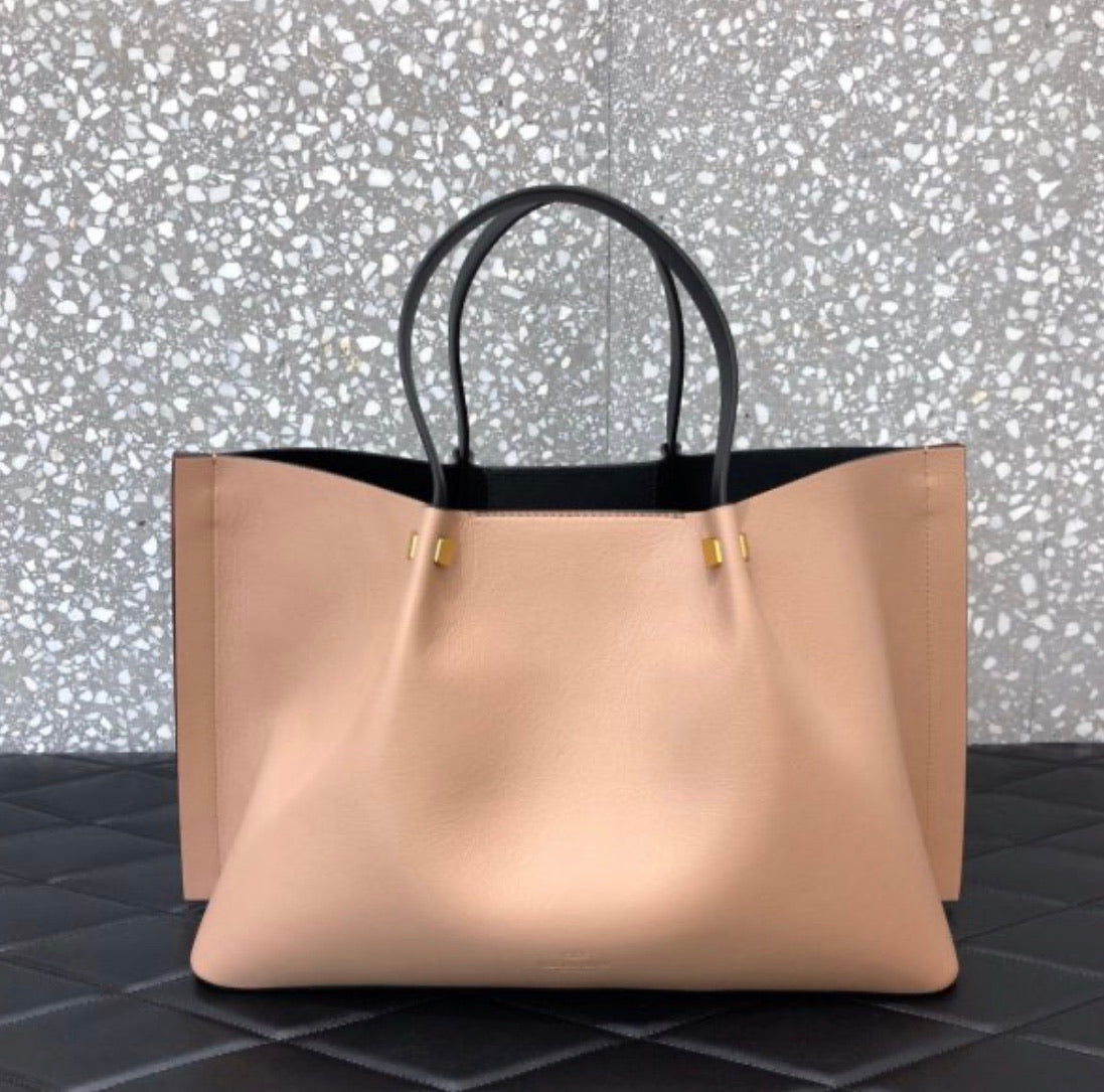V Logo Escape Shopper