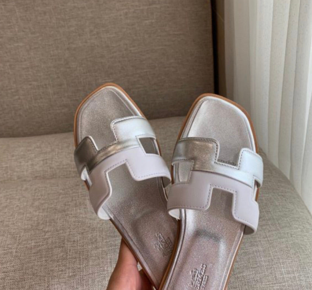 Oran Split Sandals