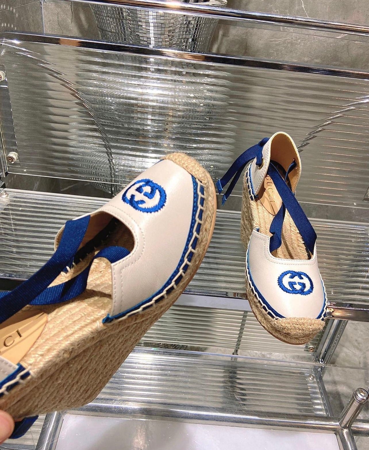 GG Ribbon Wedges