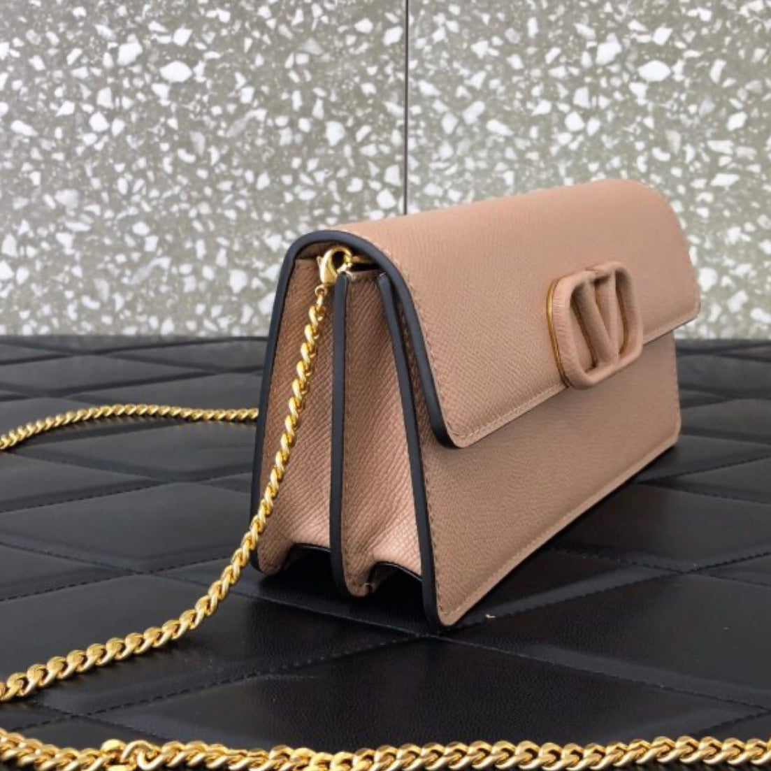 V Logo Clutch