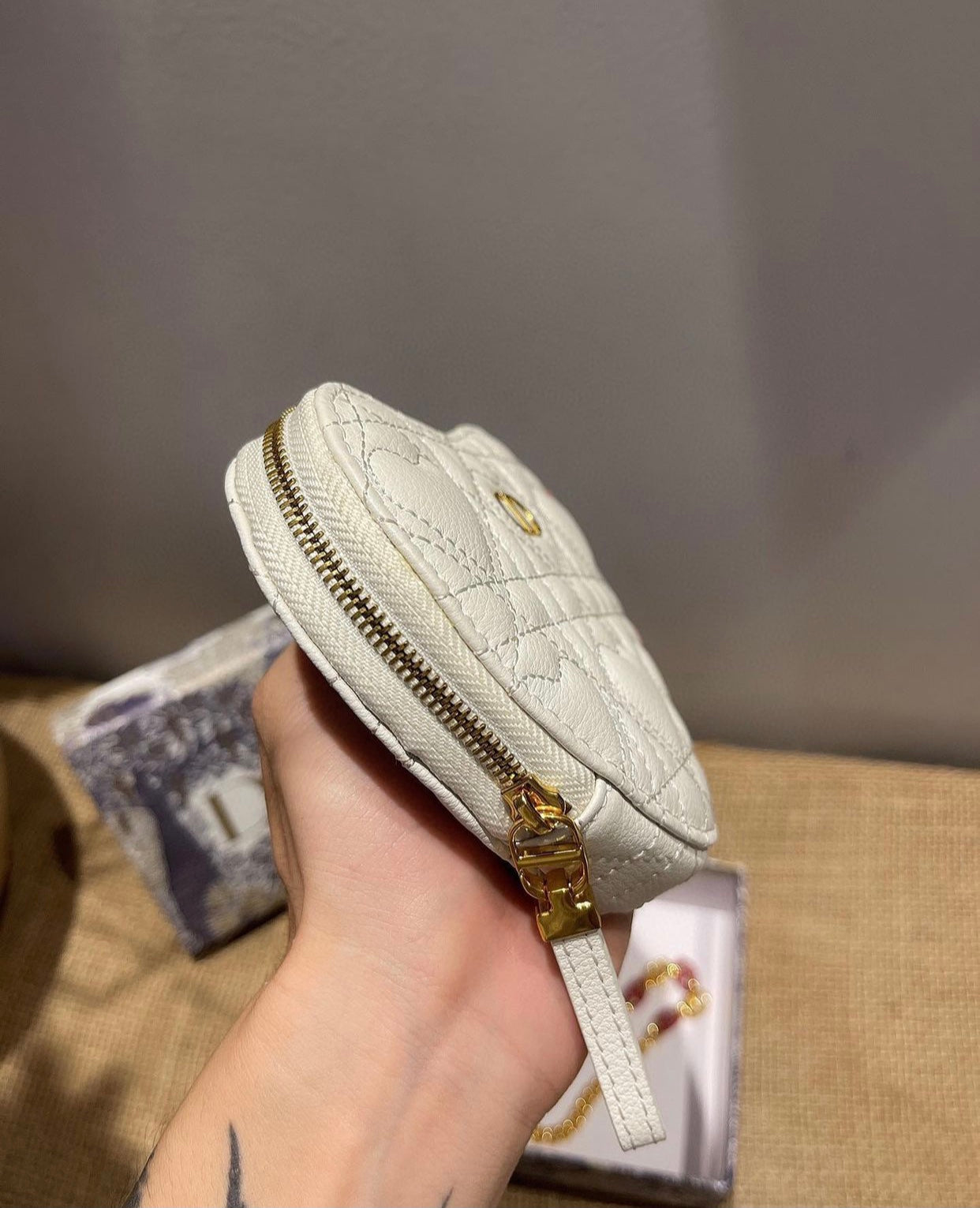 Amour Caro Pouch