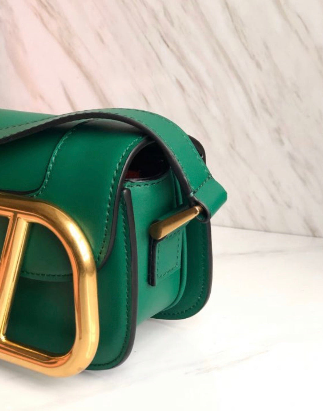 Supervee Small Crossbody