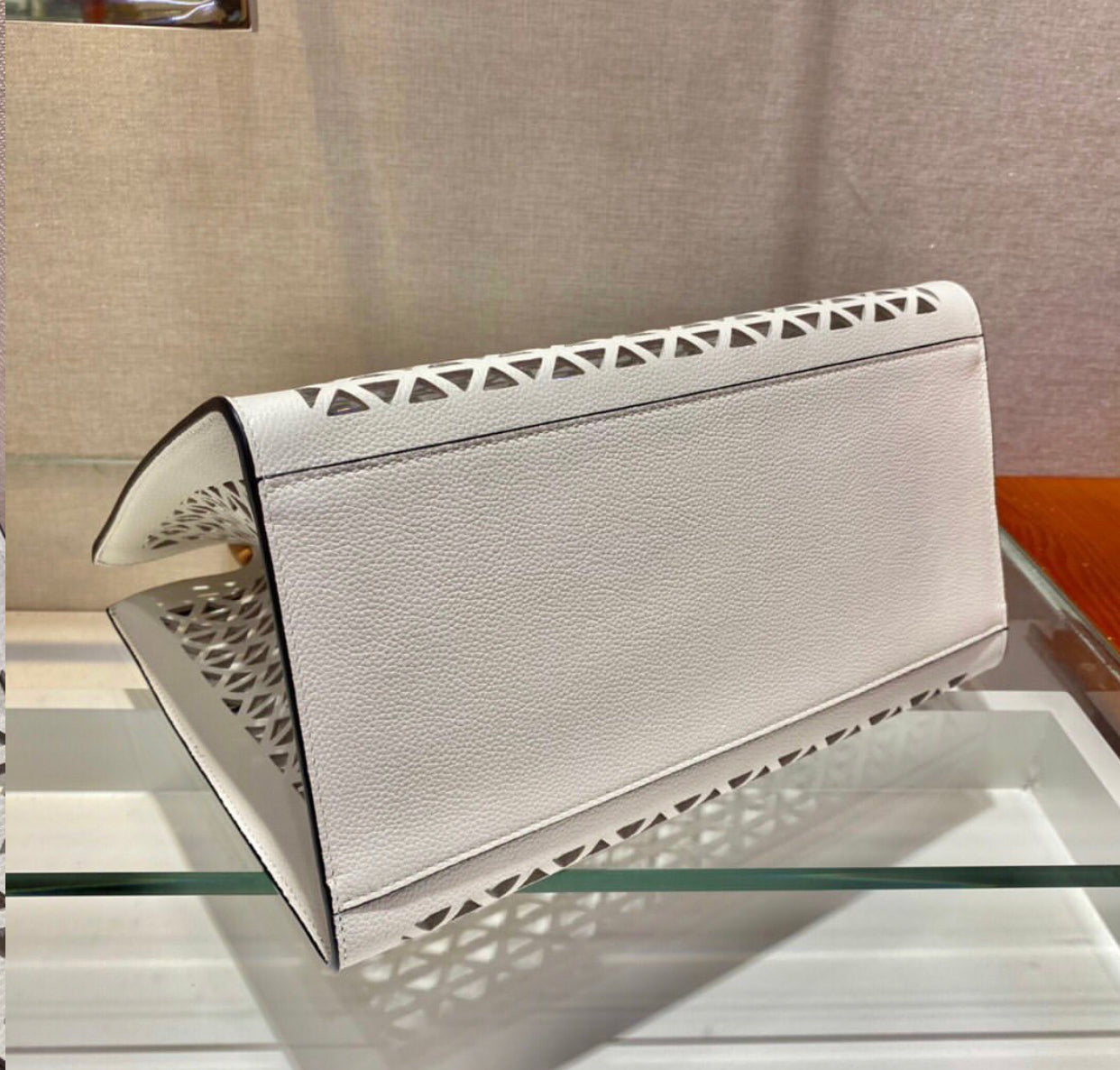 Cut Out Shopper