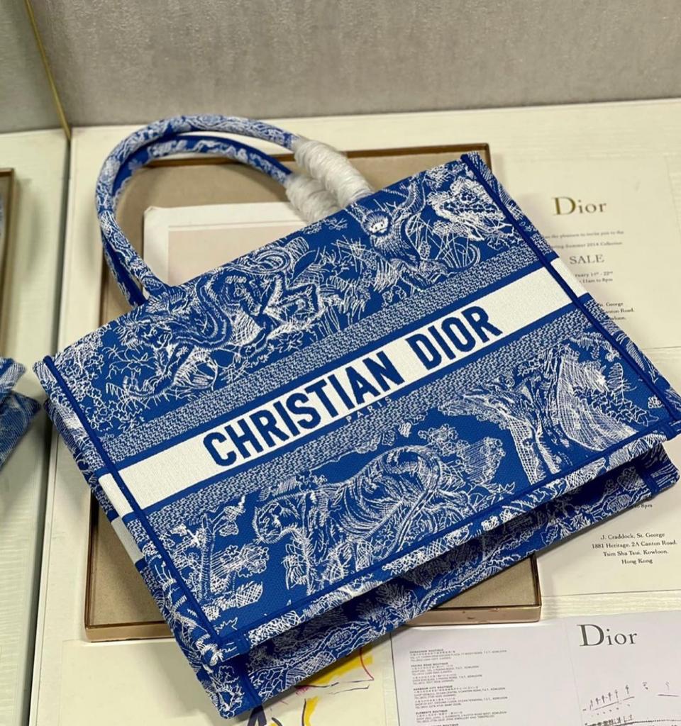 Medium Book Tote