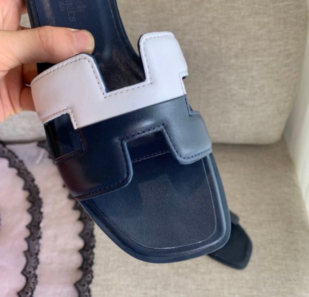 Oran Split Sandals