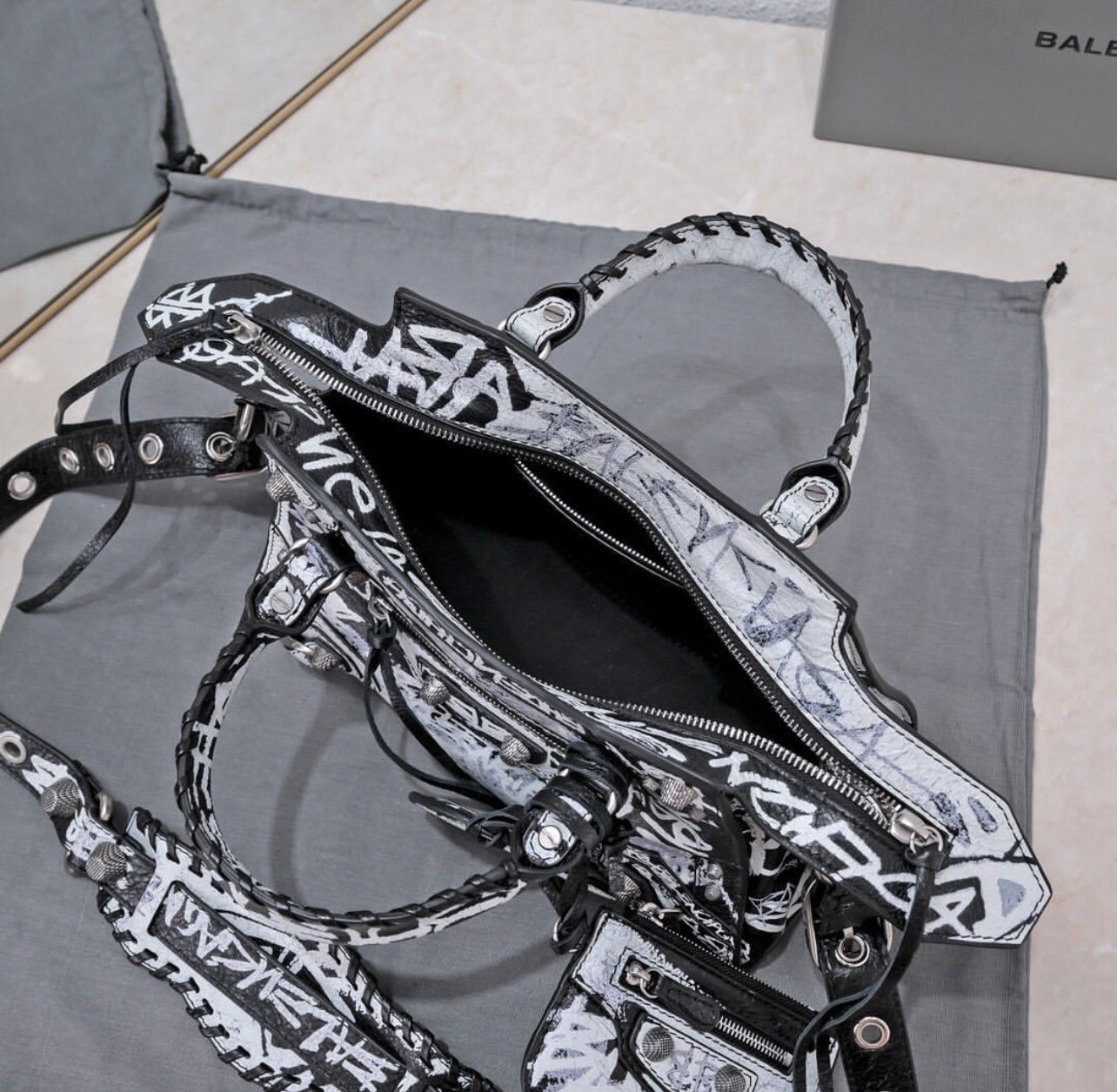 Graffiti Neo Cagole XS