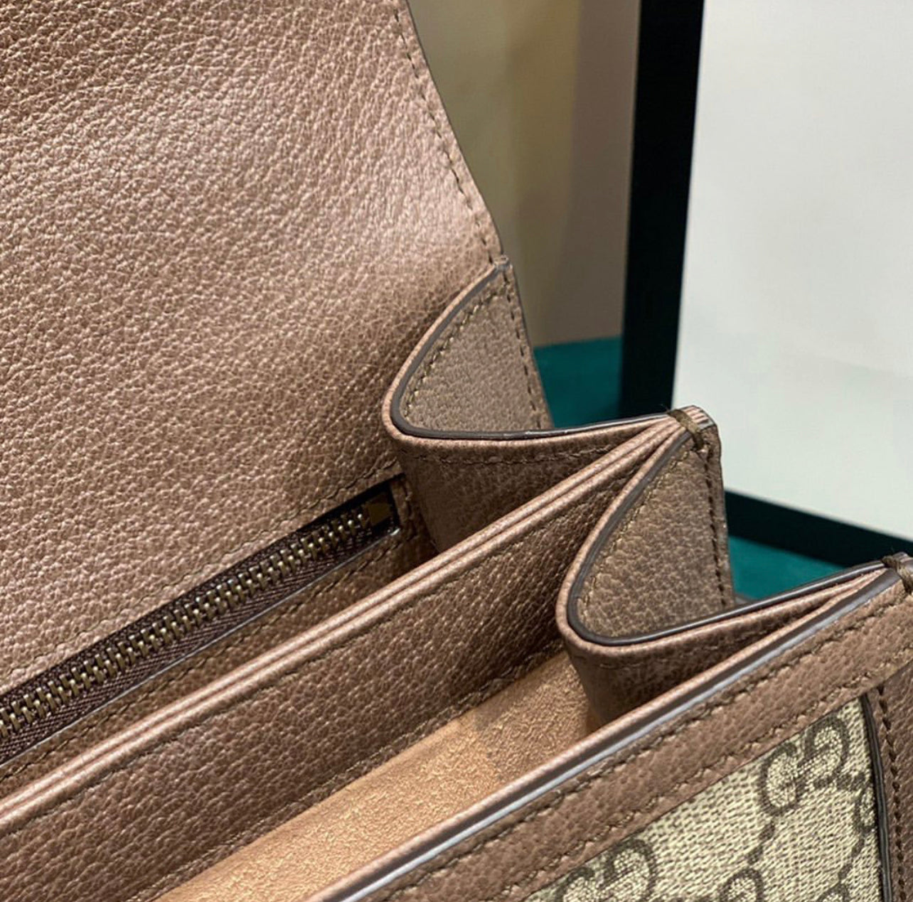 Ophidia Small Top Handle