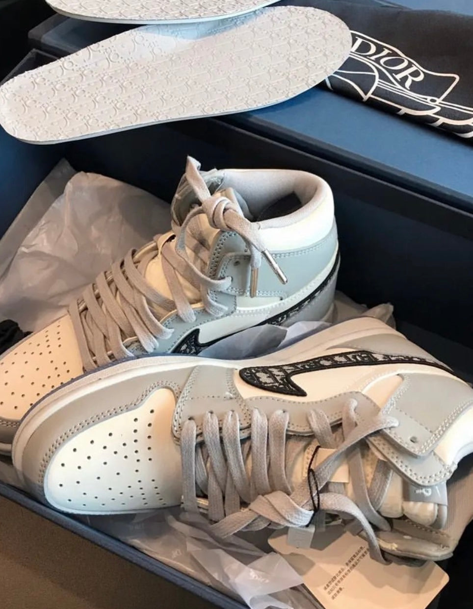 CD AJ1 Sneaker