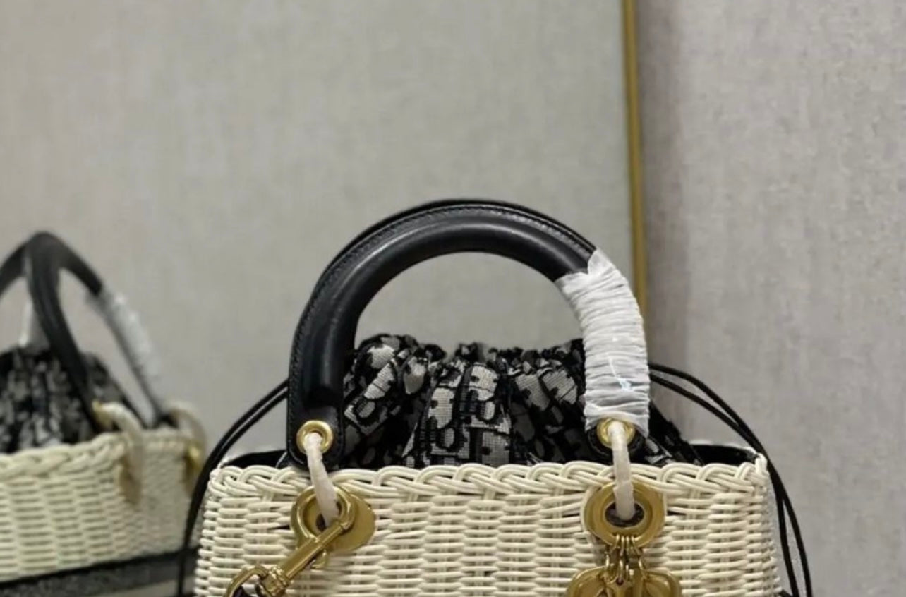 Medium Lady D Wicker