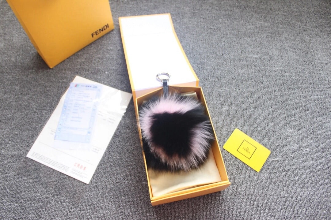 Initials Fur Pom