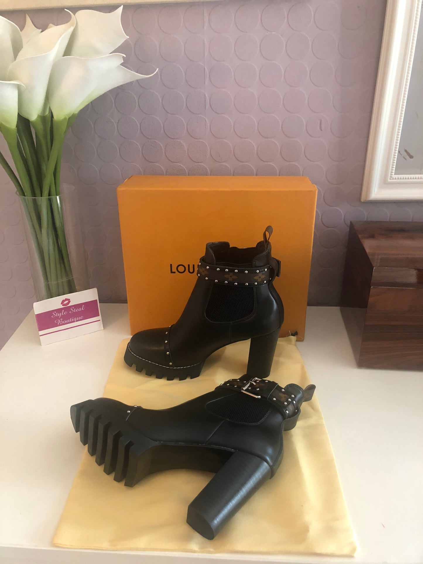 Star Trail Chelsea Boots