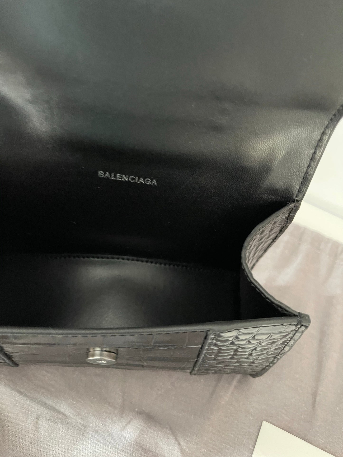 Hourglass XS Embossed