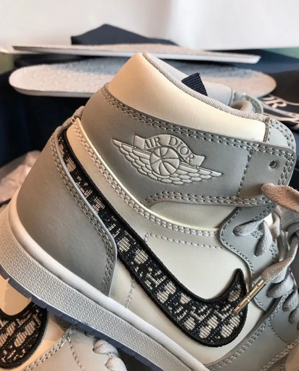 CD AJ1 Sneaker