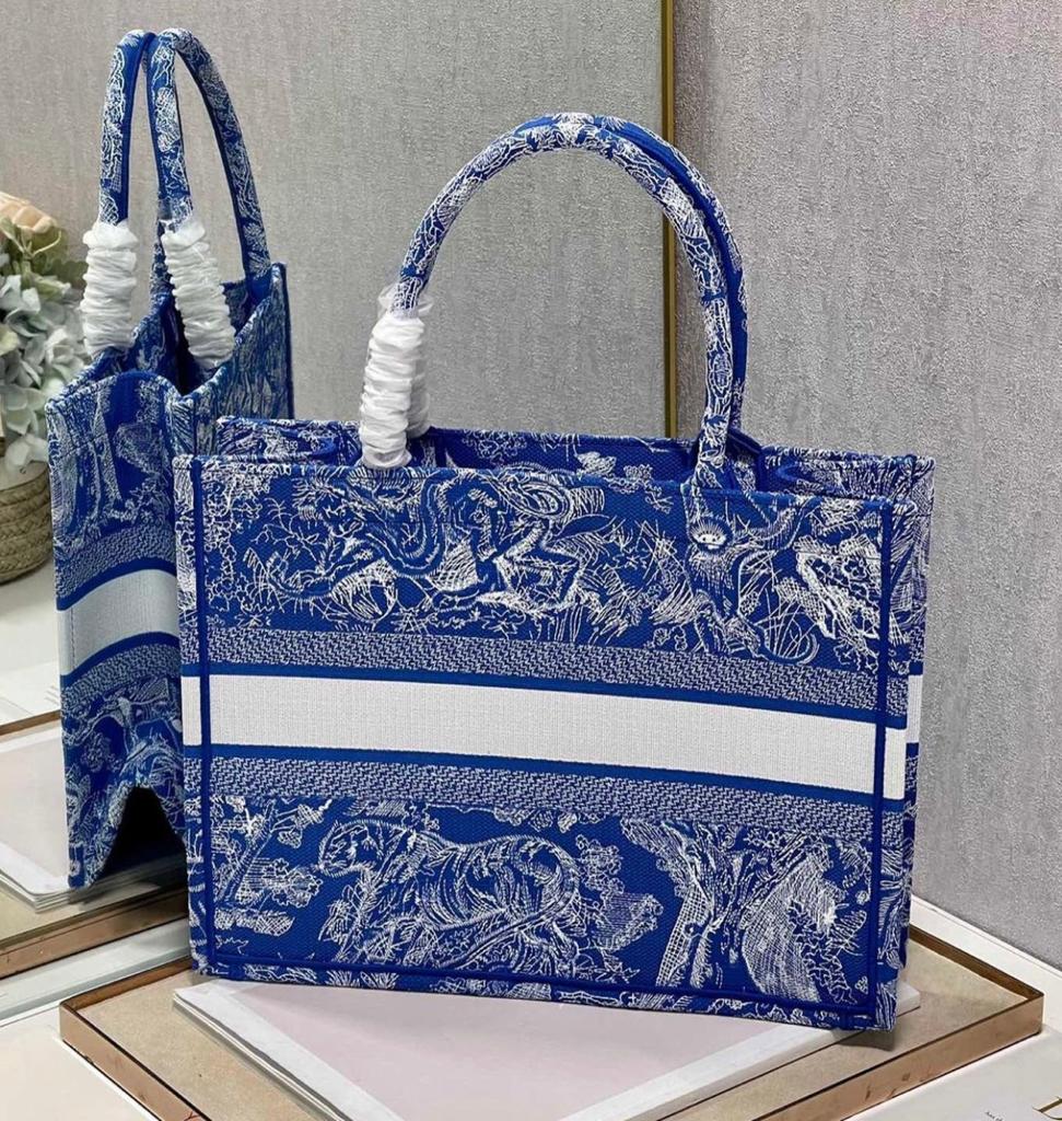 Medium Book Tote