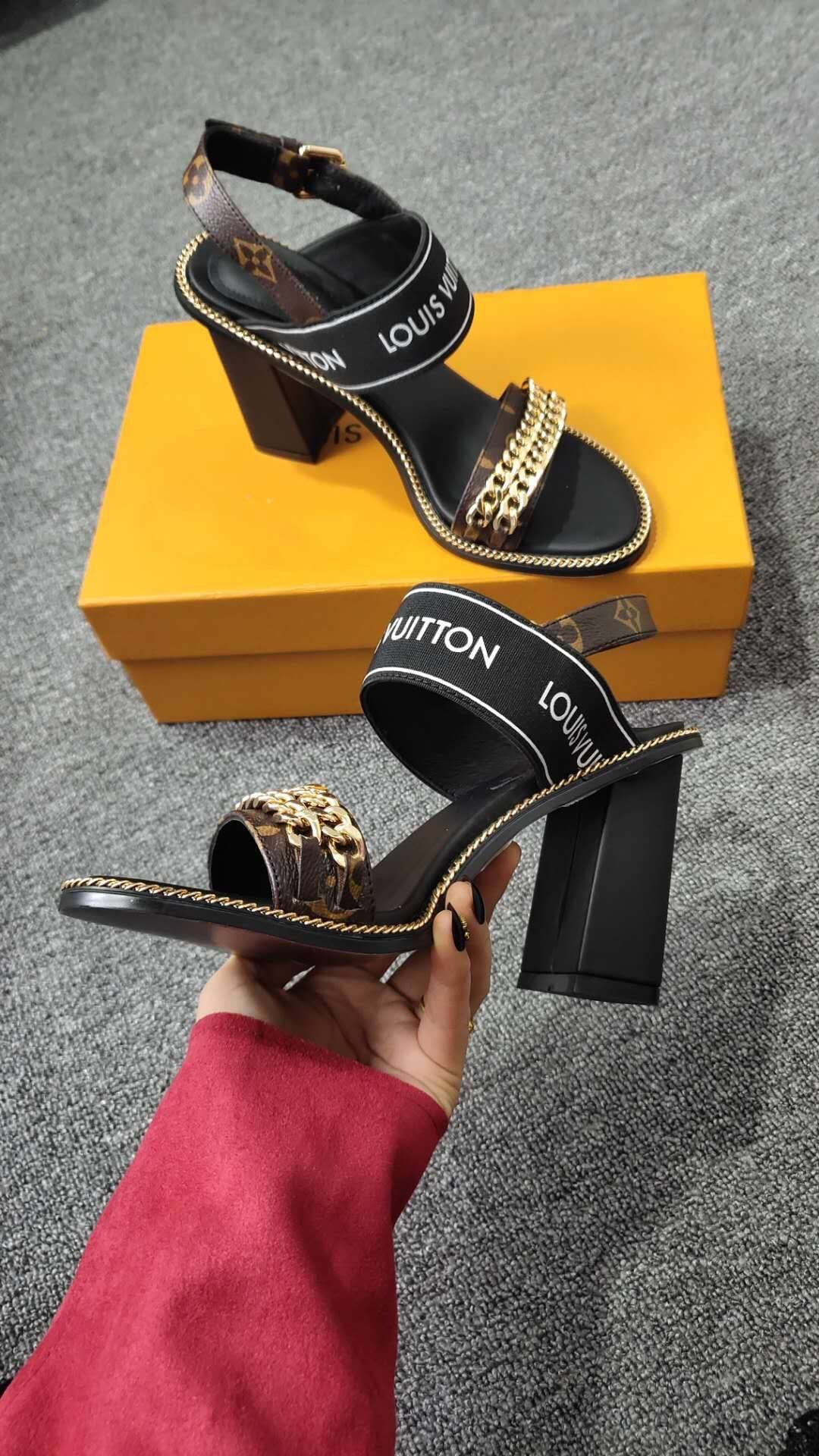 Passenger Chain Sandals
