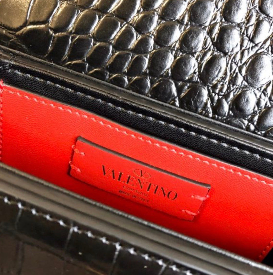 Supervee Matte Small Crossbody