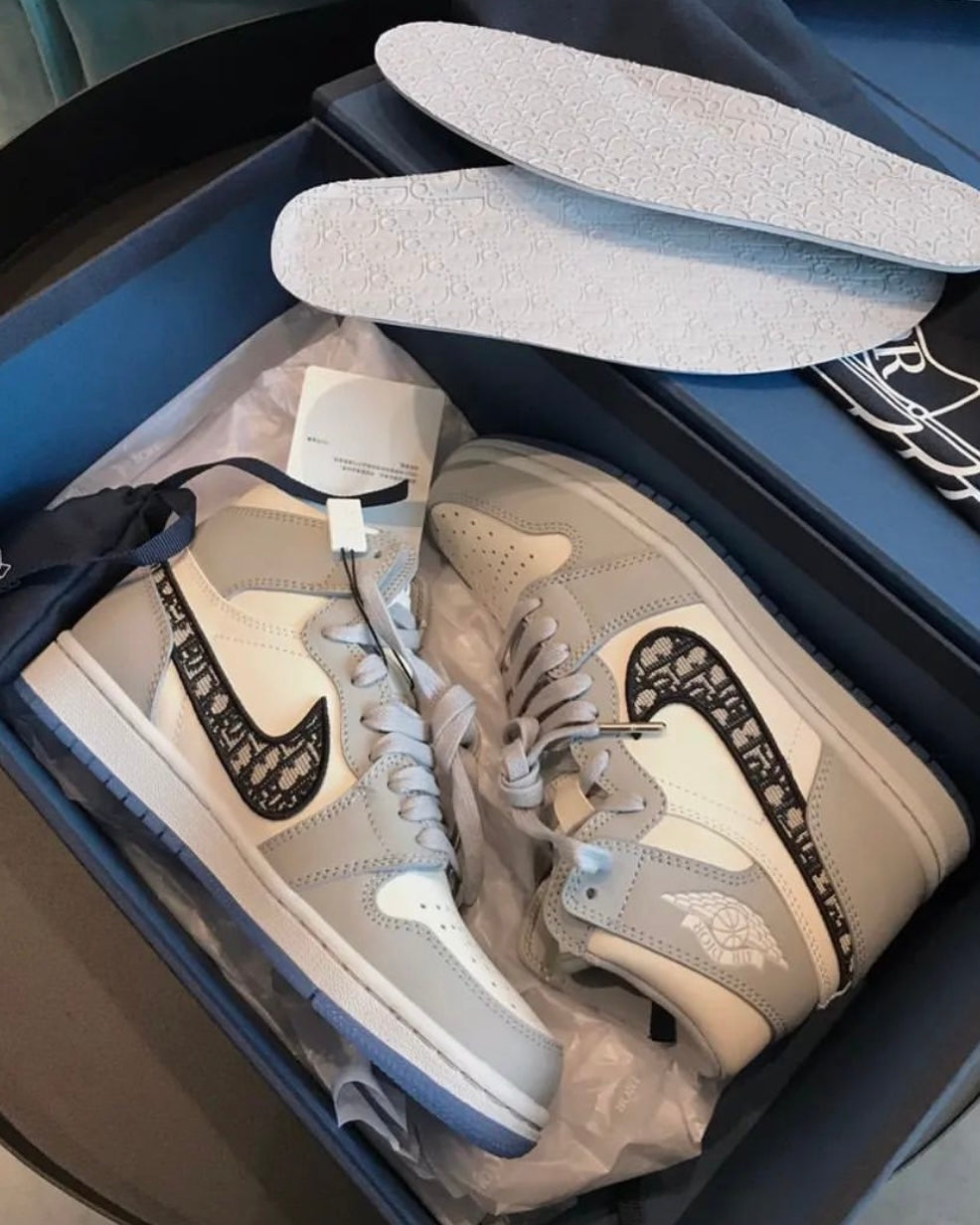 CD AJ1 Sneaker