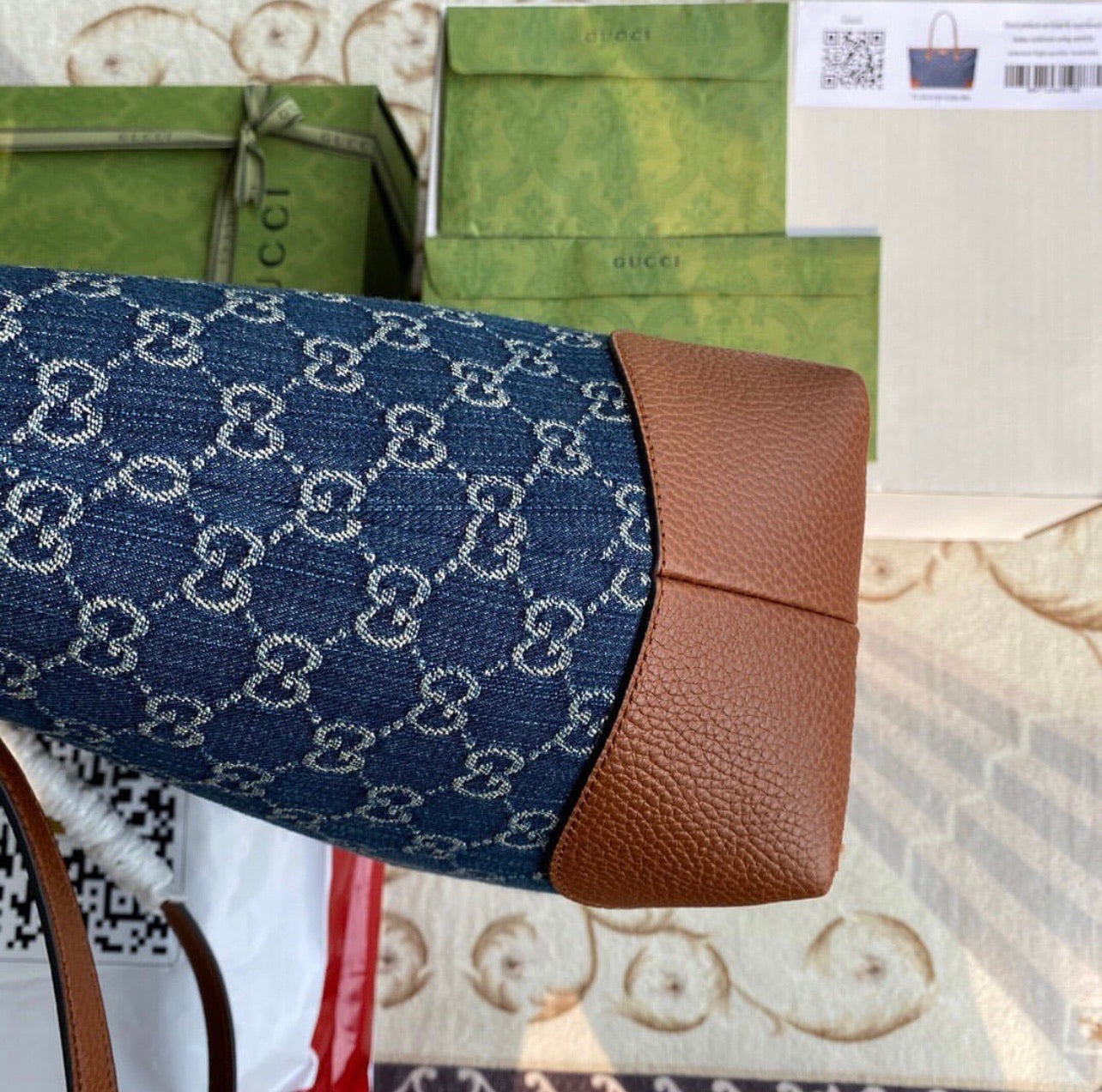 Ophidia Tote