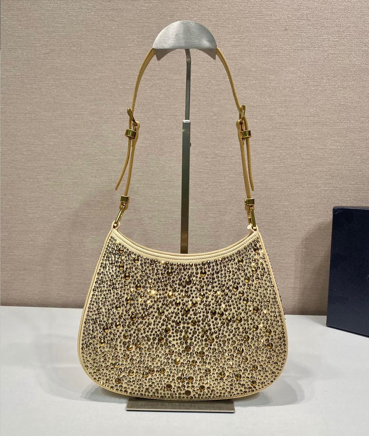 Cleo Crystal