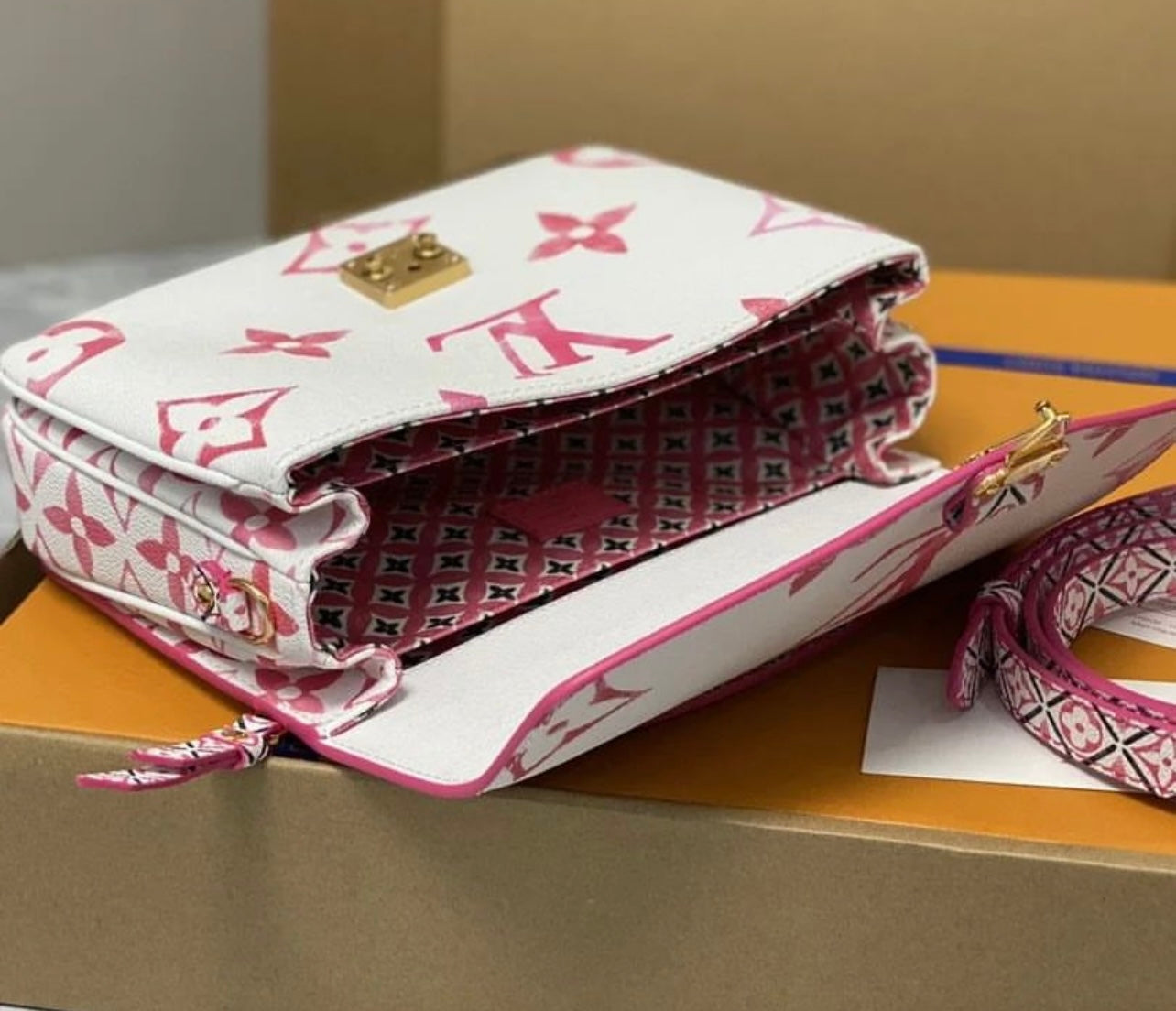Pochette Metis