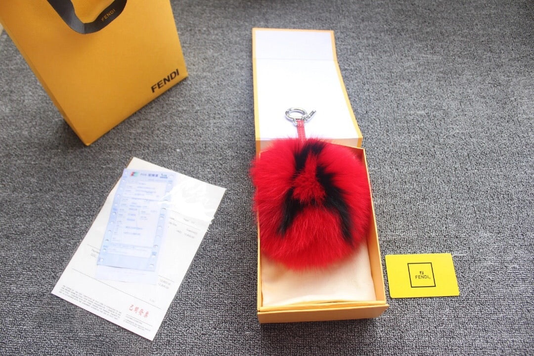 Initials Fur Pom