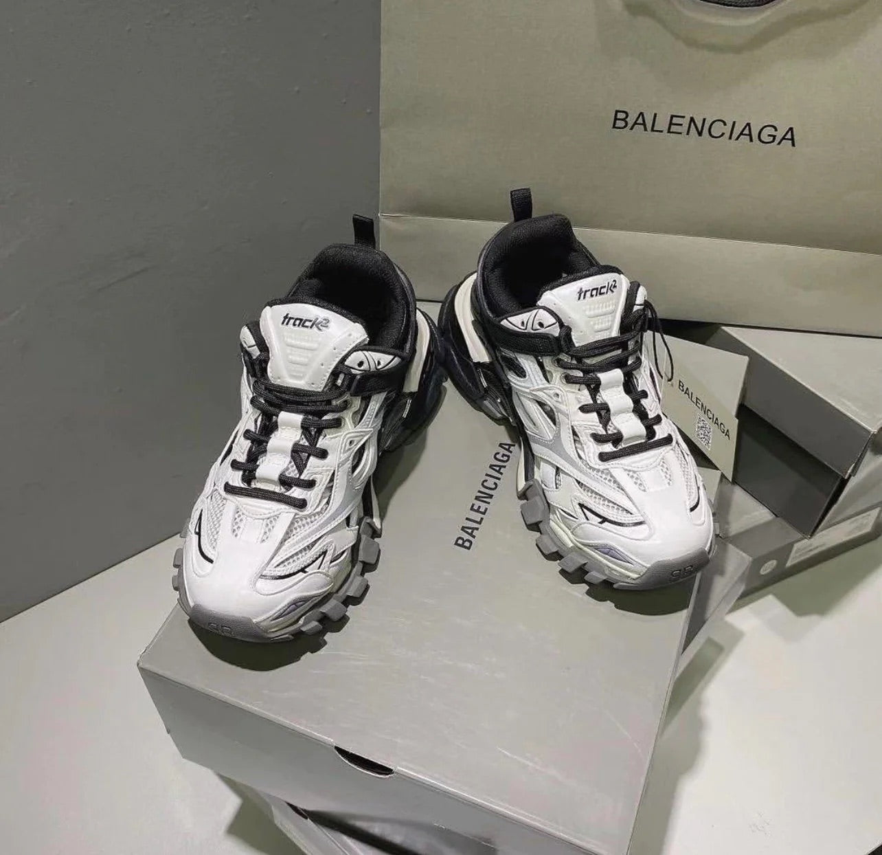 Track 2.0 Trainers