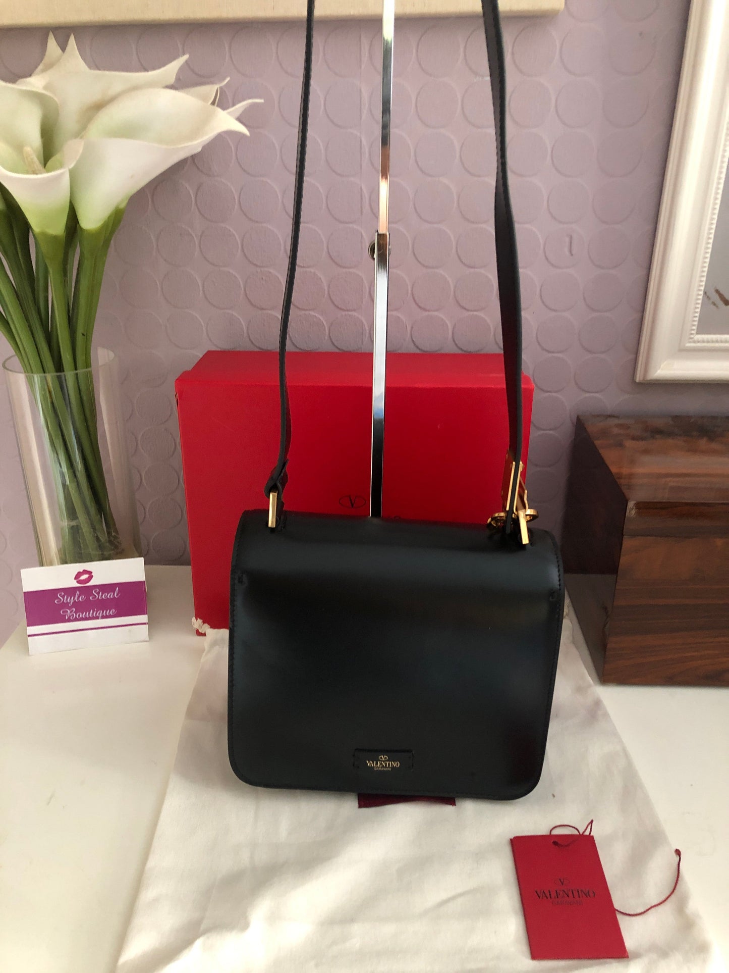 V Sling Shoulder Bag