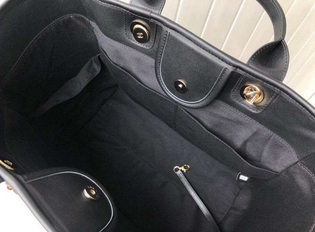 Deauville Leather Tote
