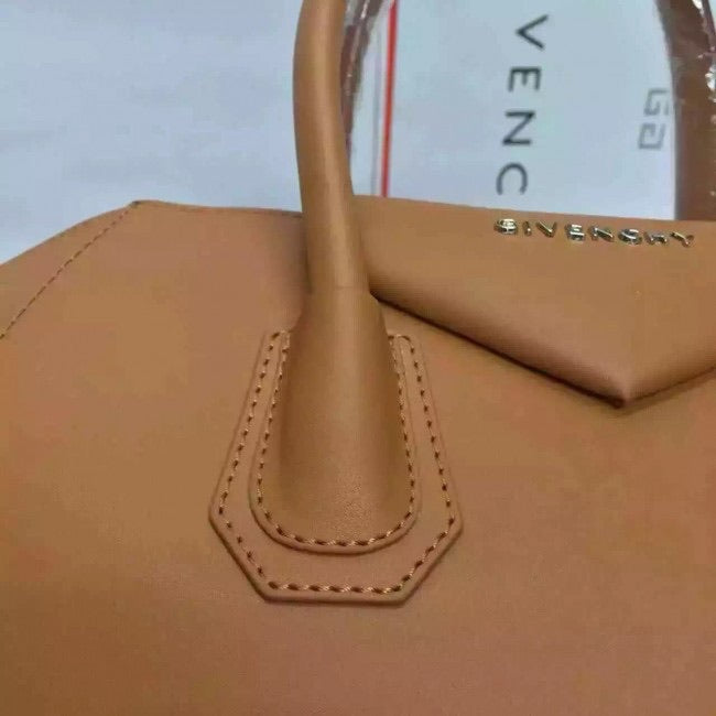 Antigona Smooth Leather