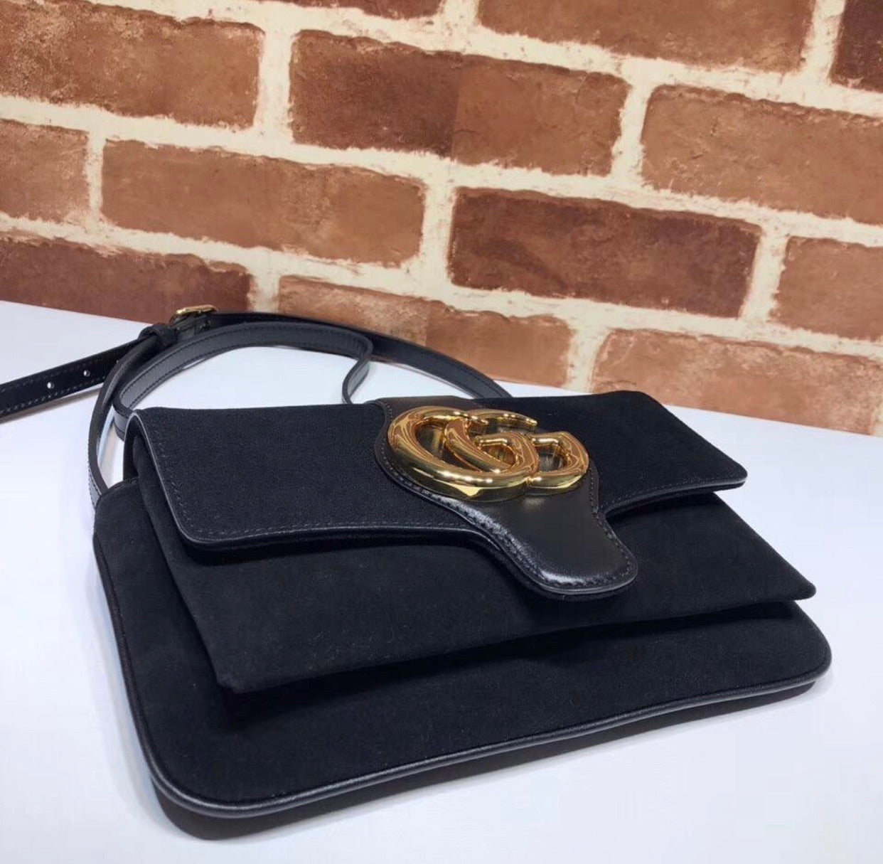 Arli Small Shoulder Bag