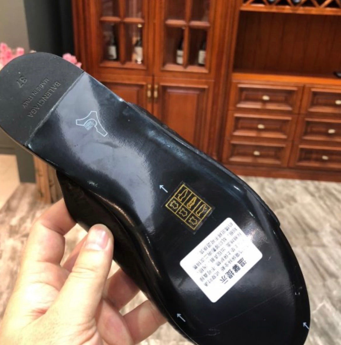Oval Mules