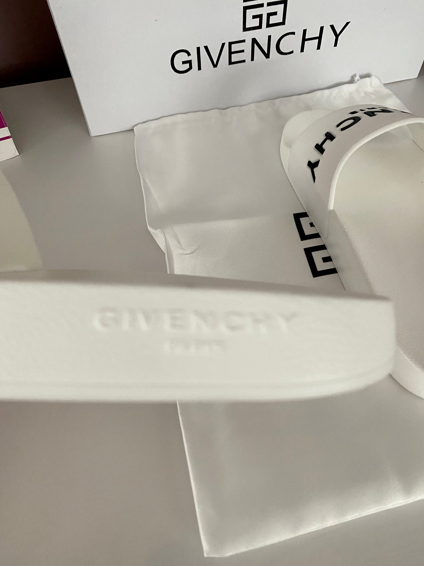 Logo Slides