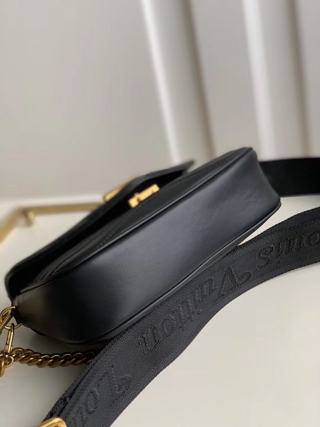 New Wave Pochette