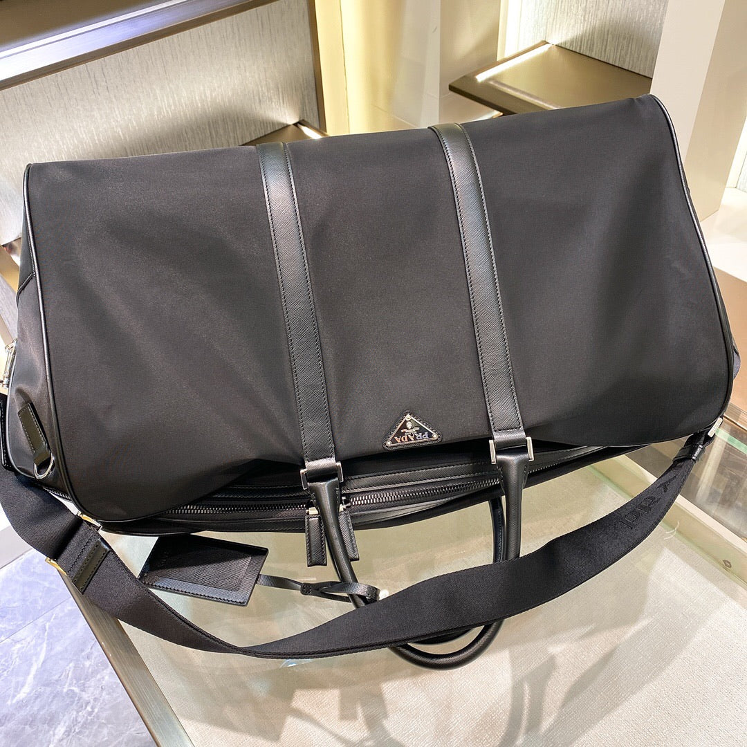 Re Nylon Holdall